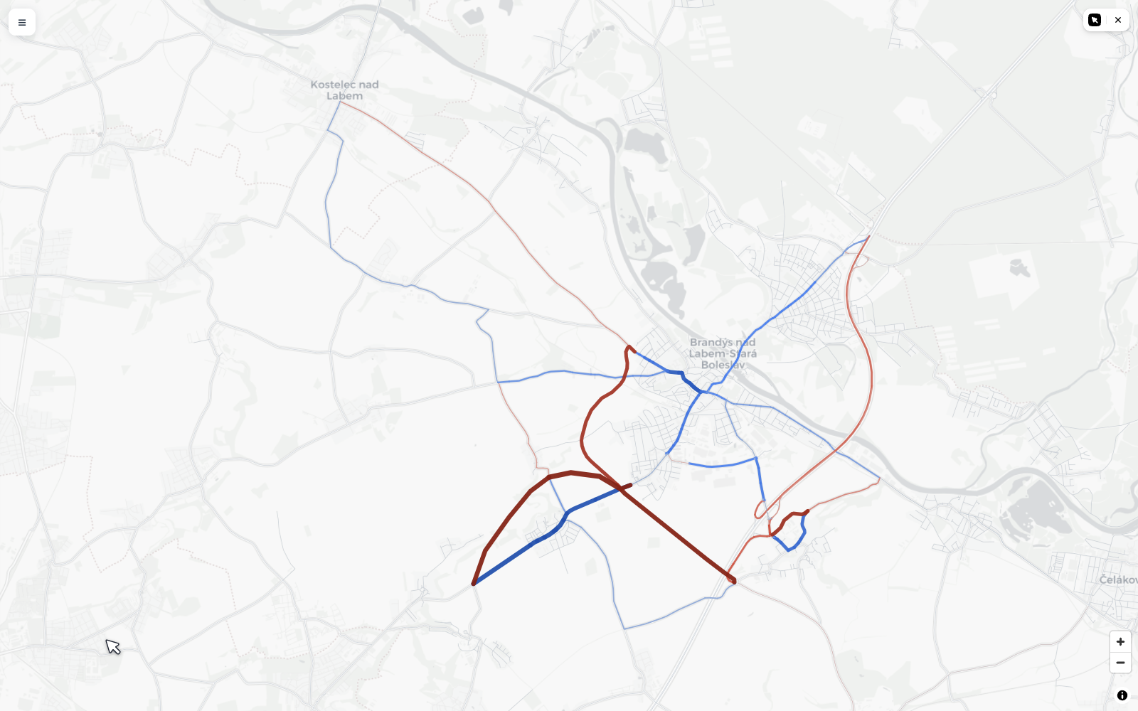 Mapa dvojměstí s vyznačením plánovaného obchvatu (tmavě červeně) a modře vyznačenými ulicemi, kterým se uleví